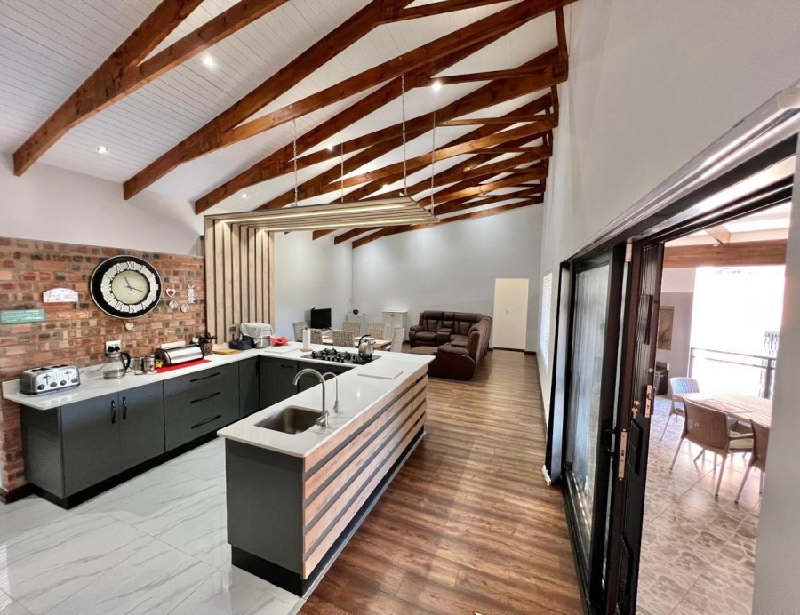 4 Bedroom Property for Sale in Noorsekloof Eastern Cape